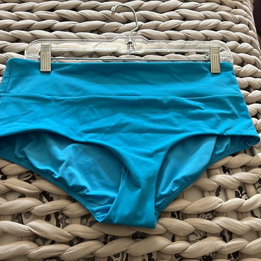 Athleta Malibu Boyshort M